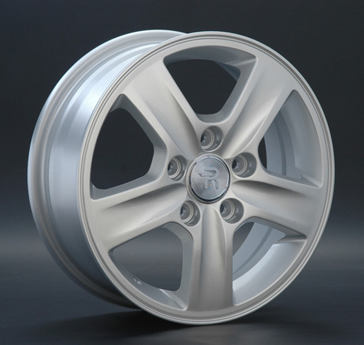 Replay Hyundai (HND33) 5,5x15 5x114,3 ET 41 Dia 67,1 (S) серебристый