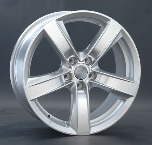 Replay Audi (A68) 8x18 5x112 ET 39 Dia 66,6 (S) серебристый